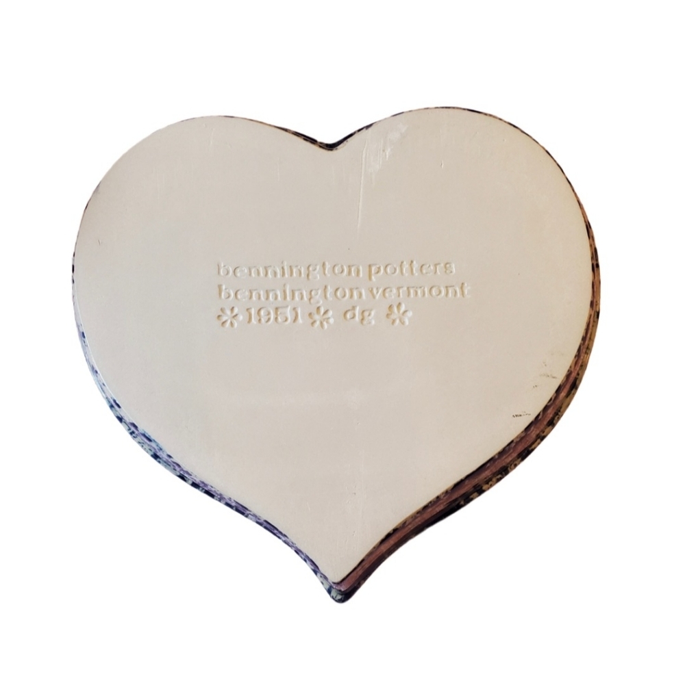 Bennington Large Heart Baker - Picture 2 of 2